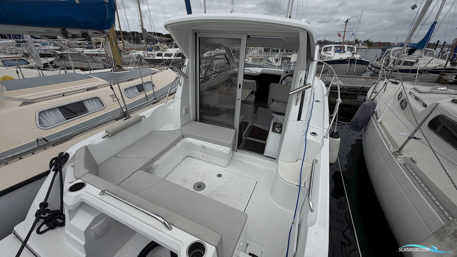 Beneteau Antares 7