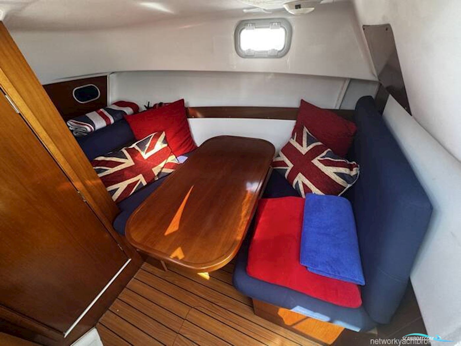 Beneteau Antares 710