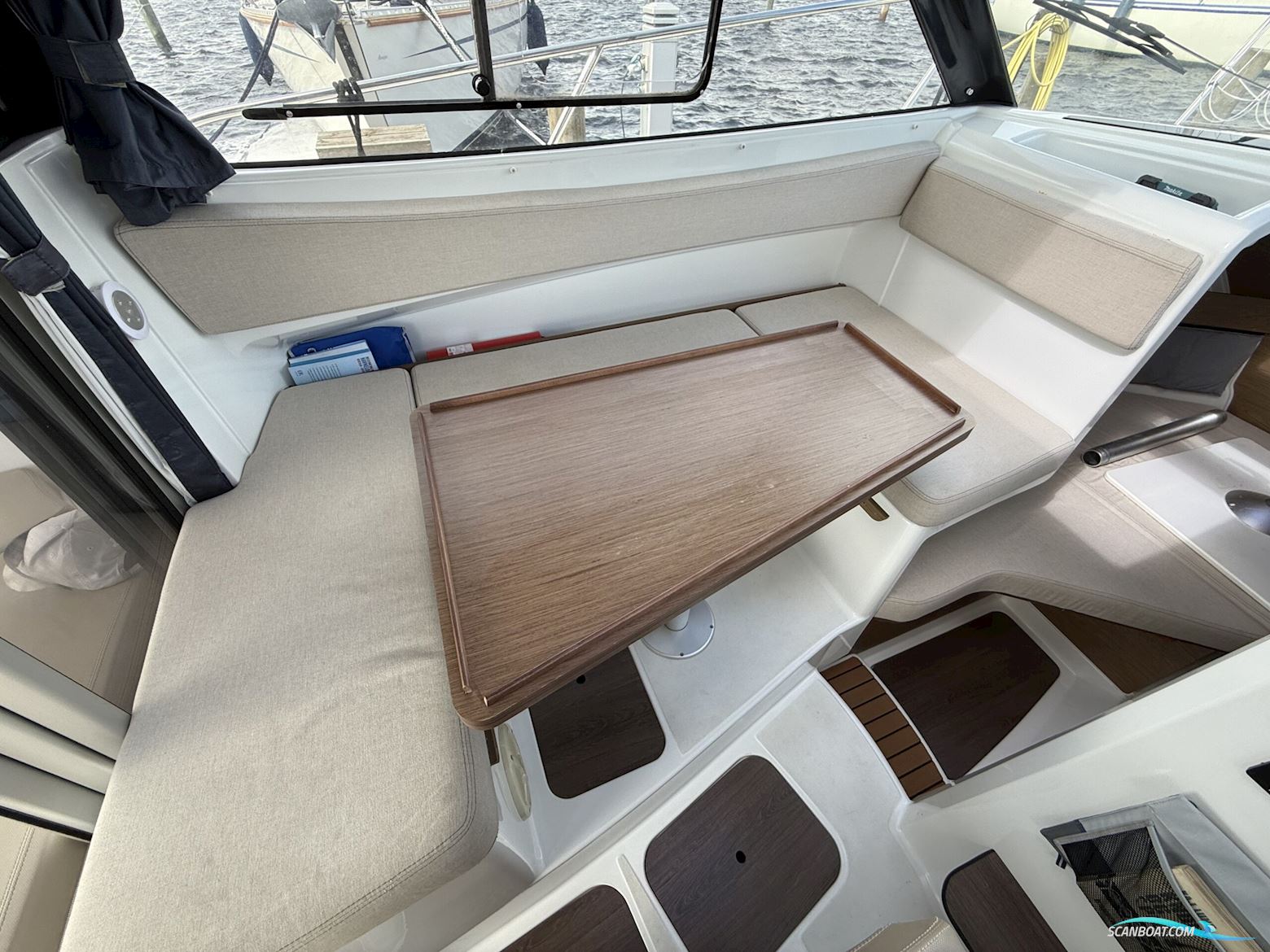 Beneteau Antares 780