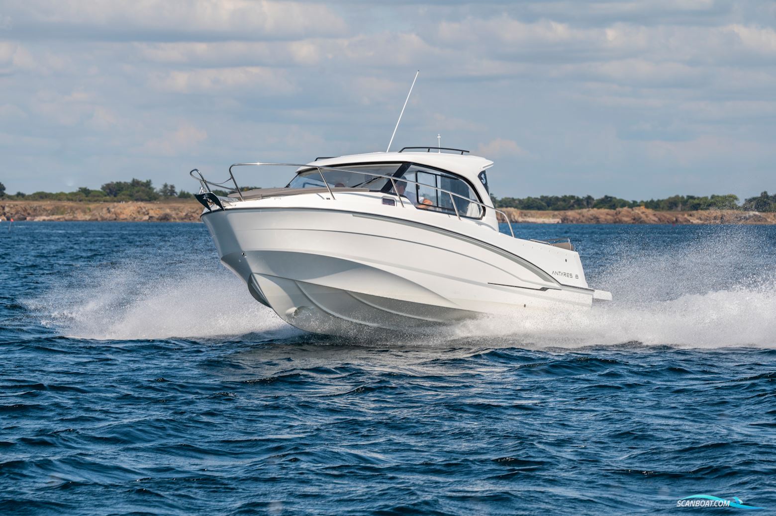 Beneteau Antares 8 – Nedsat KR. 95.000,- Motorboten 2026, met Mercury motor, Denemarken