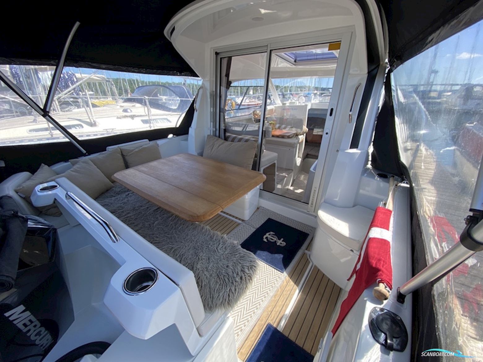 Beneteau Antares 8