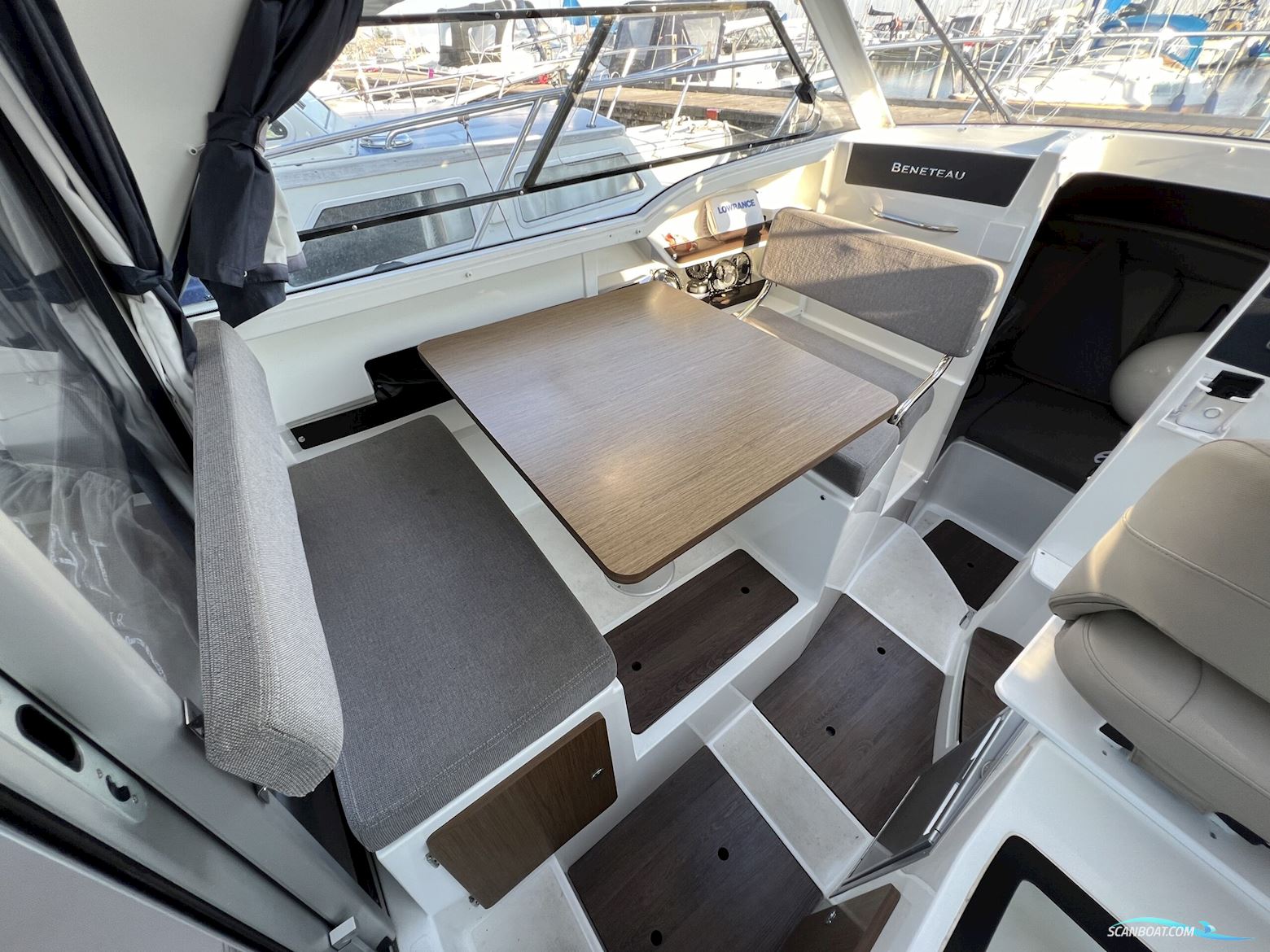 Beneteau Antares 8