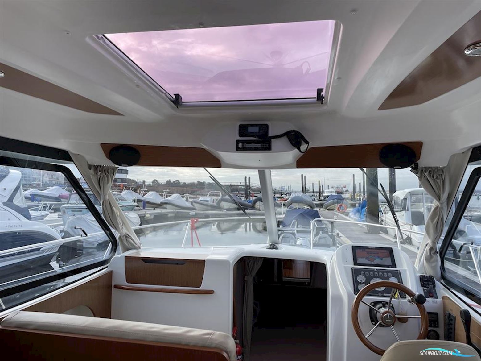 Beneteau Antares 8