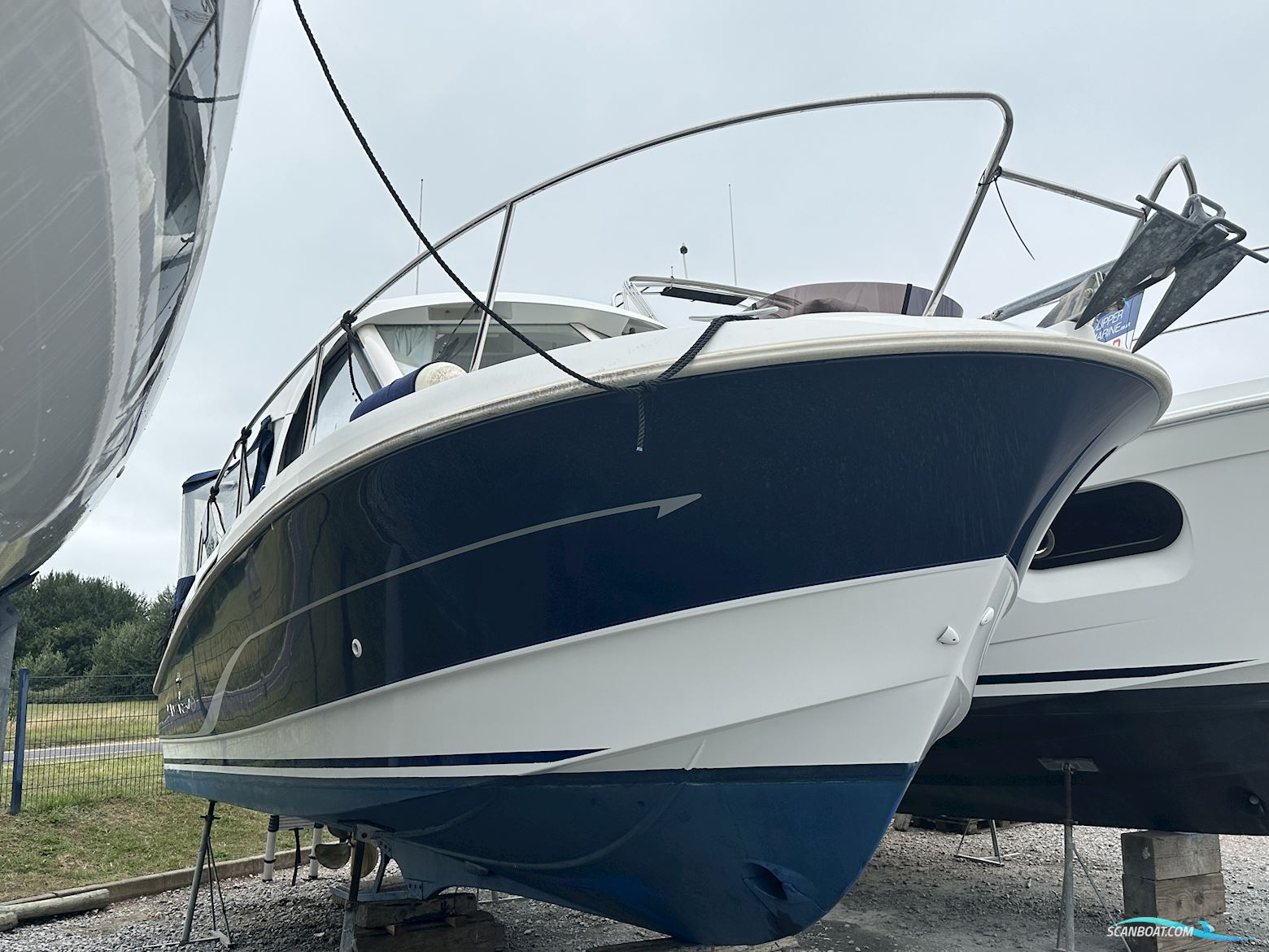 Beneteau Antares 8