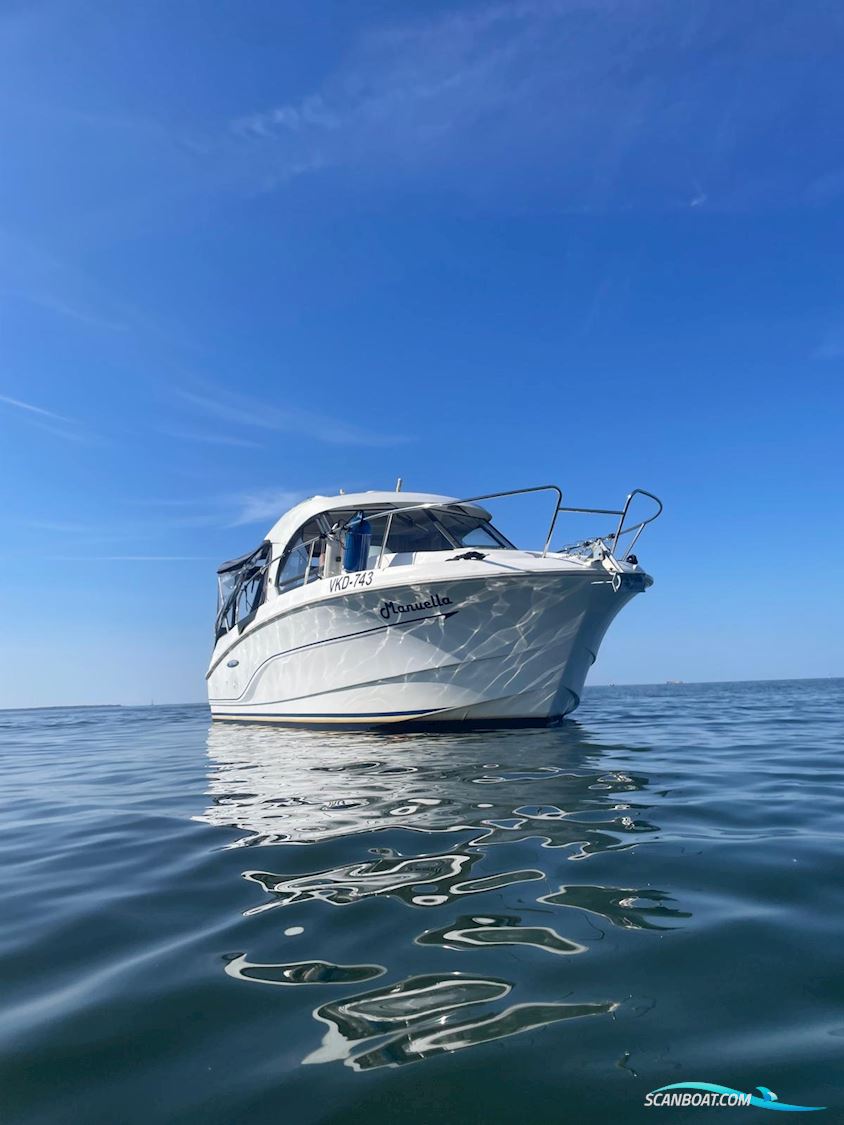 Beneteau Antares 8