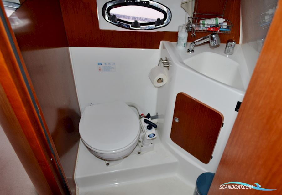 Beneteau Antares 8.80 2012 – Suzuki 300 hk, bogpropeller, välutrustad !