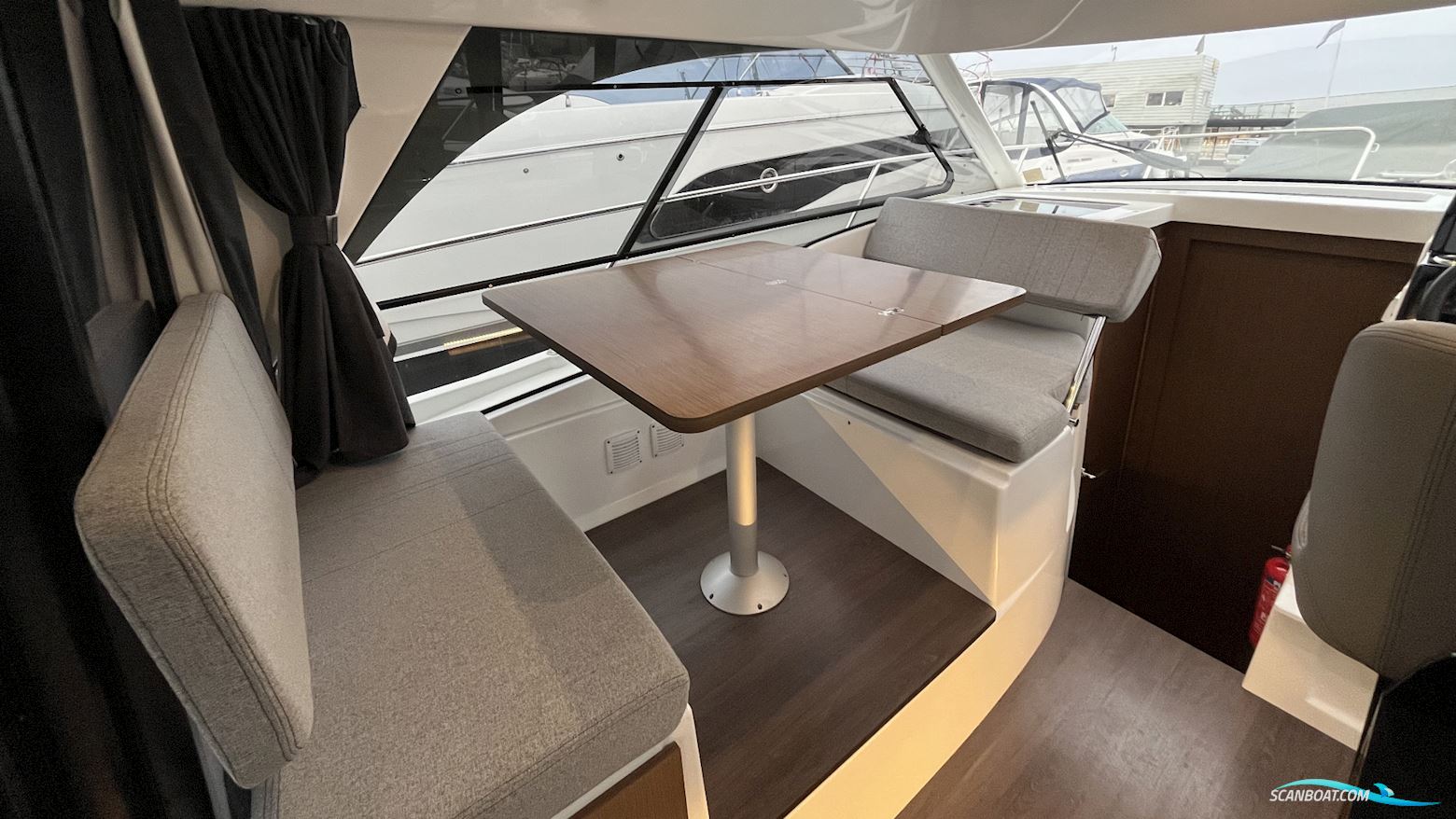 Beneteau Antares 9 