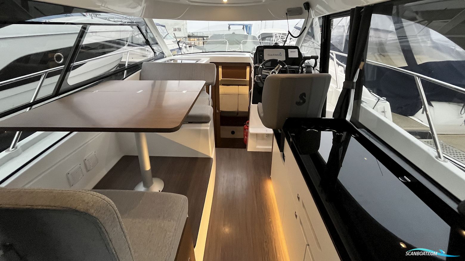 Beneteau Antares 9