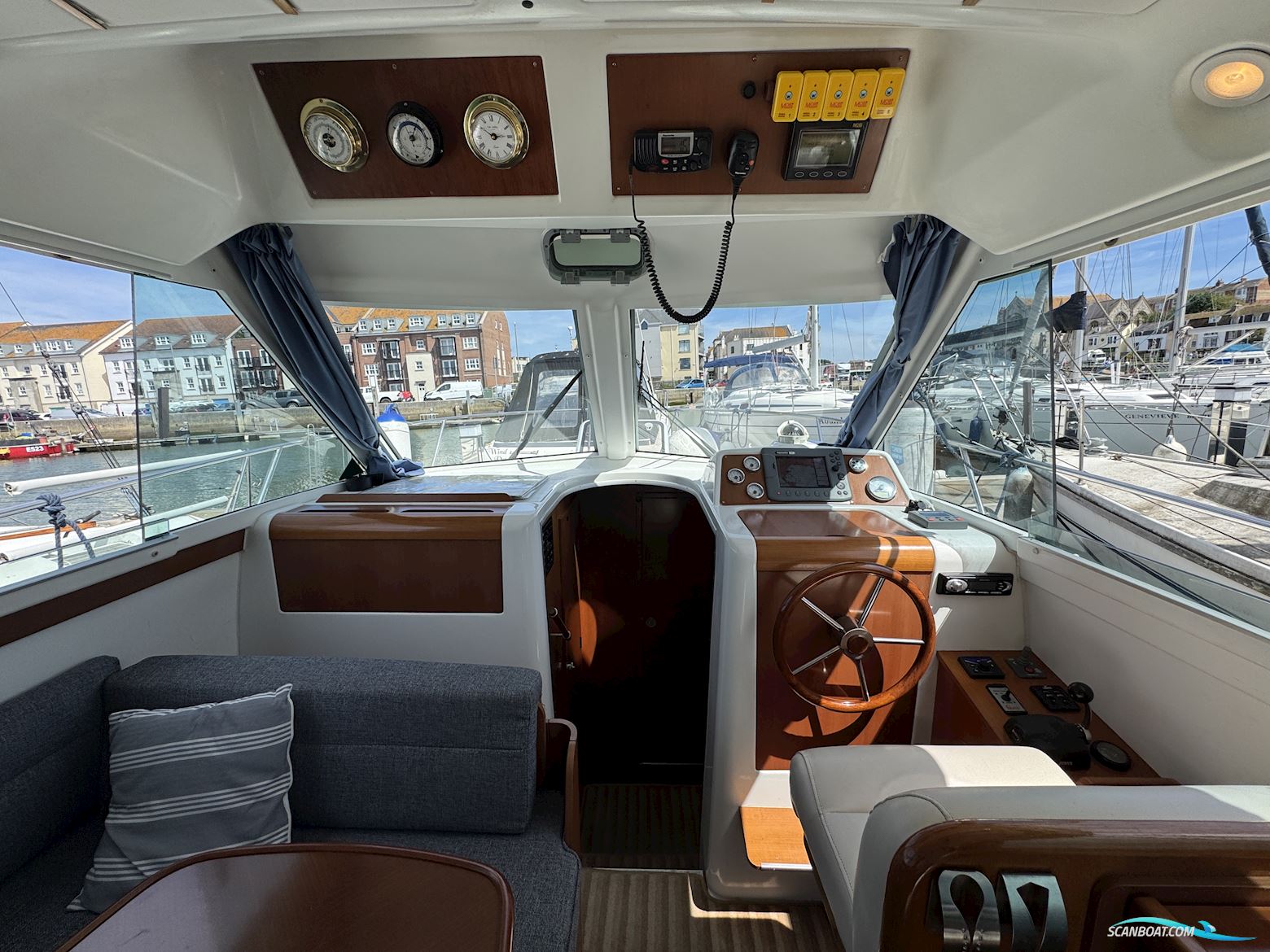 Beneteau Antares 9
