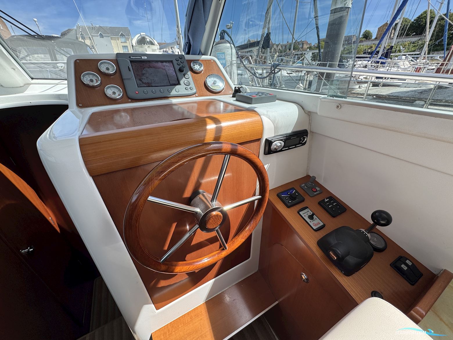 Beneteau Antares 9