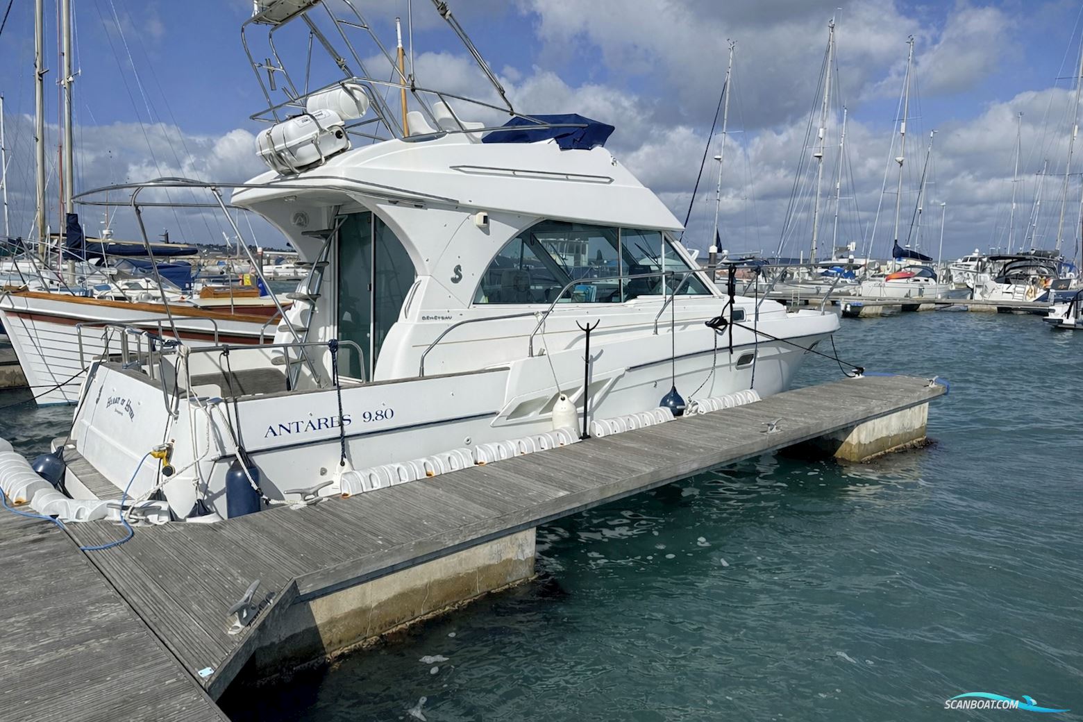 Beneteau Antares 9.80