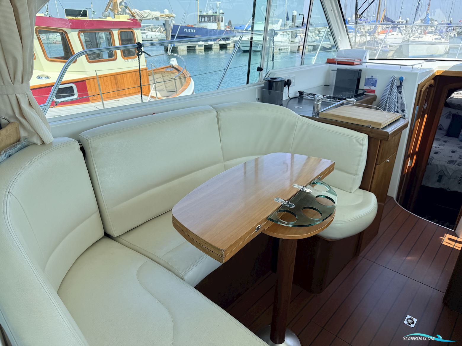 Beneteau Antares 9.80