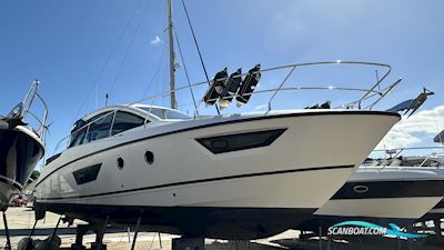 Beneteau Gran Turismo 40 Motorboten 2016, met Volvo Penta motor, United Kingdom