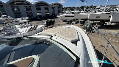 Beneteau Gran Turismo 40 Motorboten 2016, met Volvo Penta motor, United Kingdom