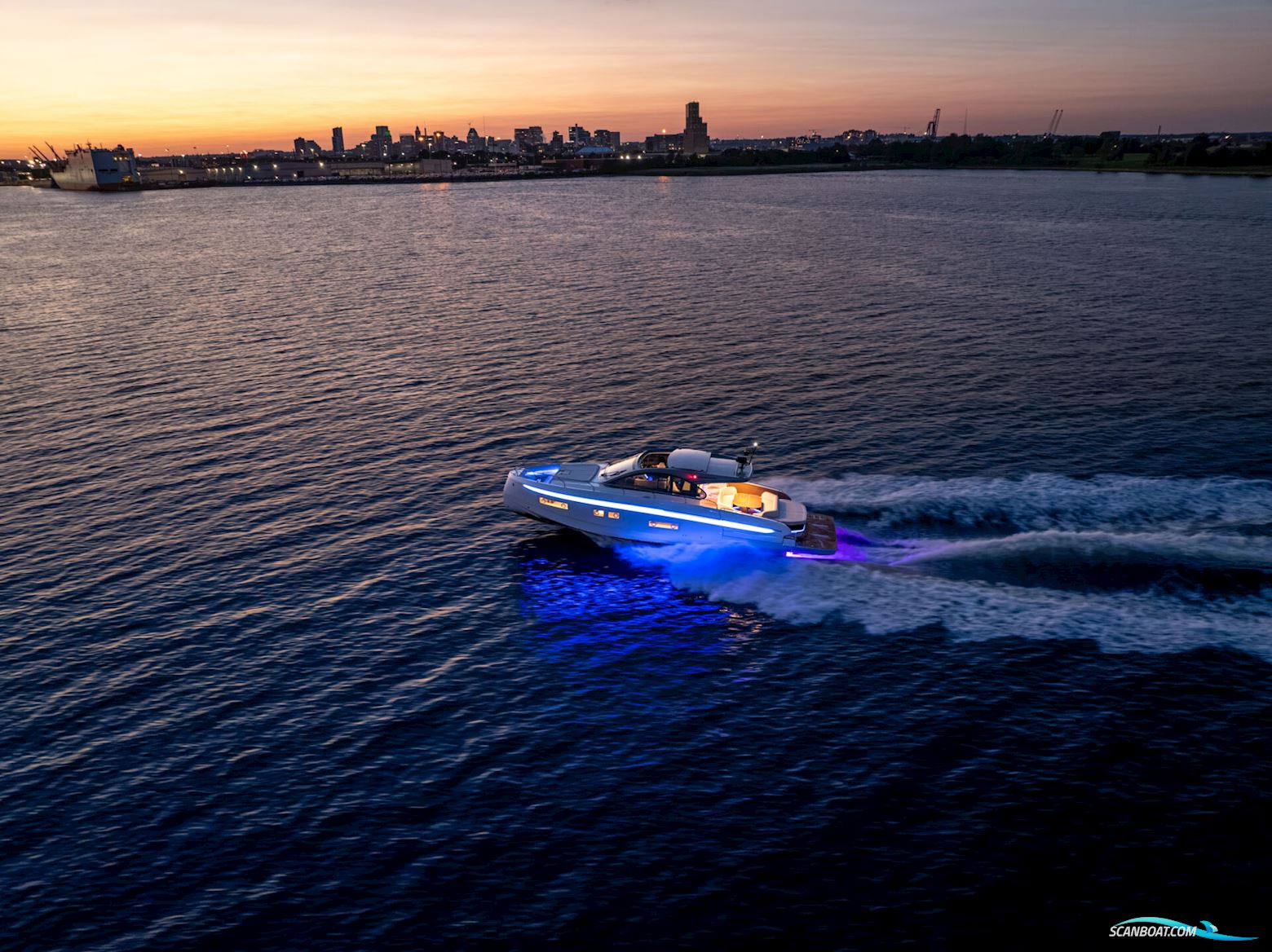Beneteau Gran Turismo 50 Motorboten 2027, met Volvo motor, Denemarken