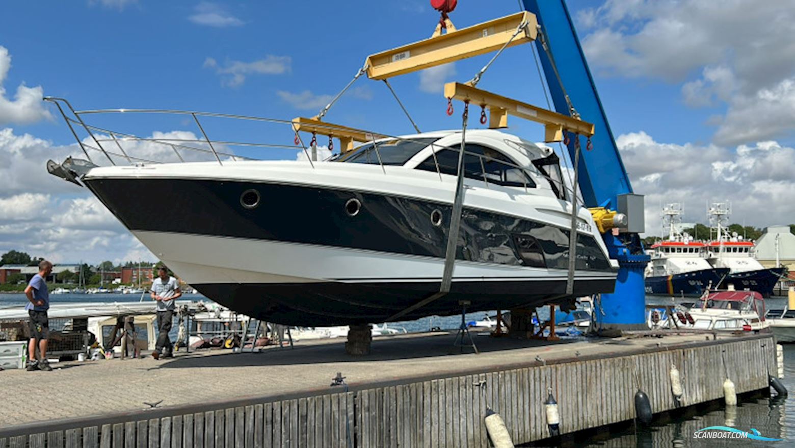 Beneteau Monte Carlo 42 HT Motorboten 2011, met Volvo Penta D6/370 motor, Duitsland