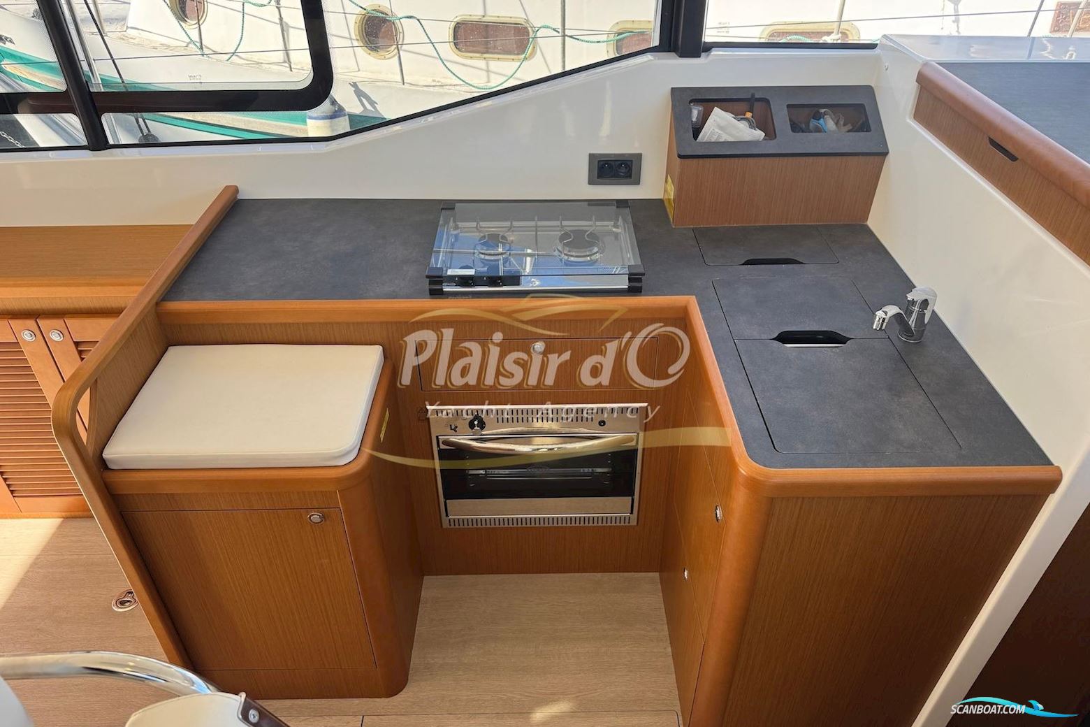 Beneteau Swift Trawler 35