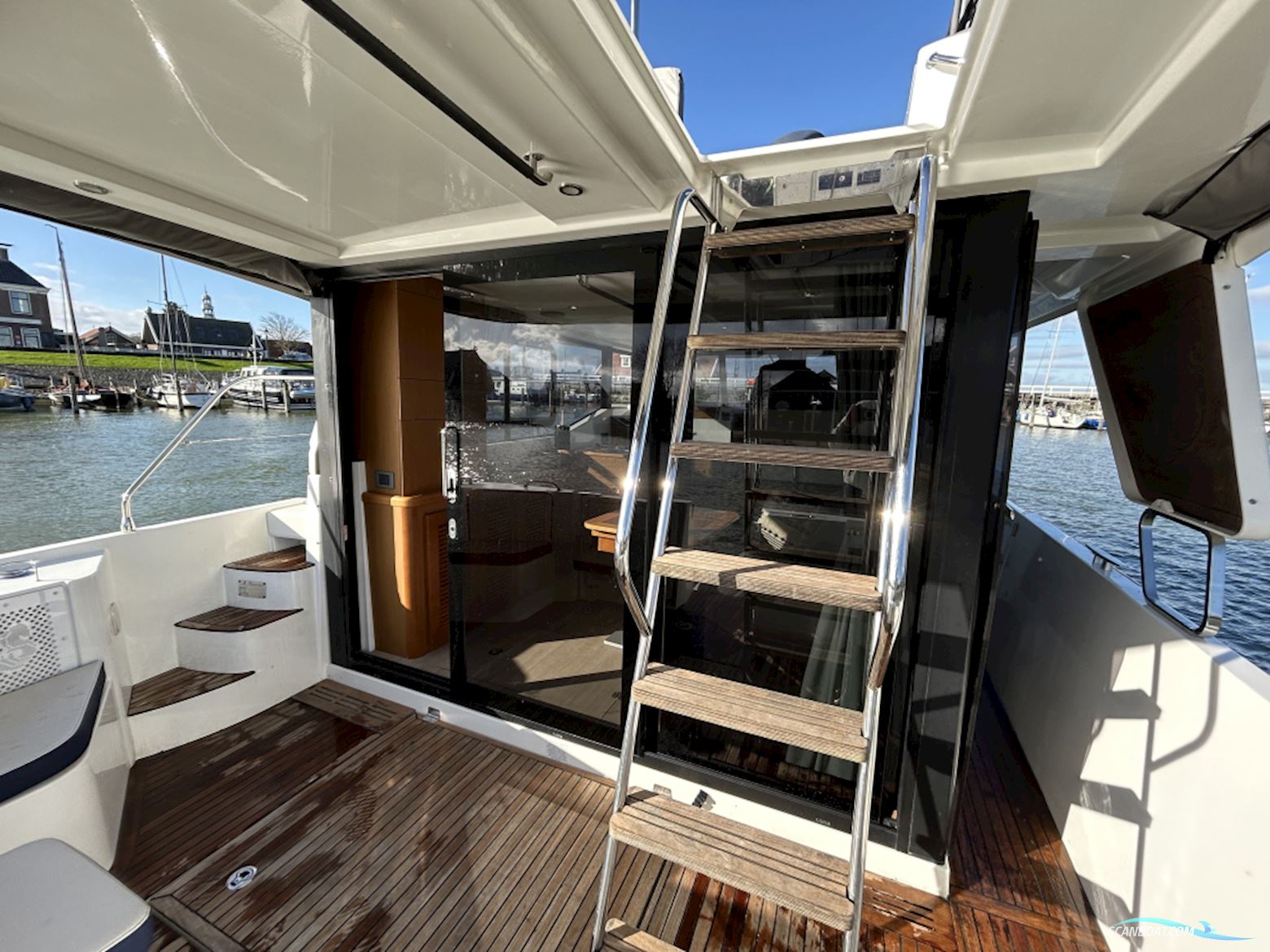 Beneteau Swift Trawler 35