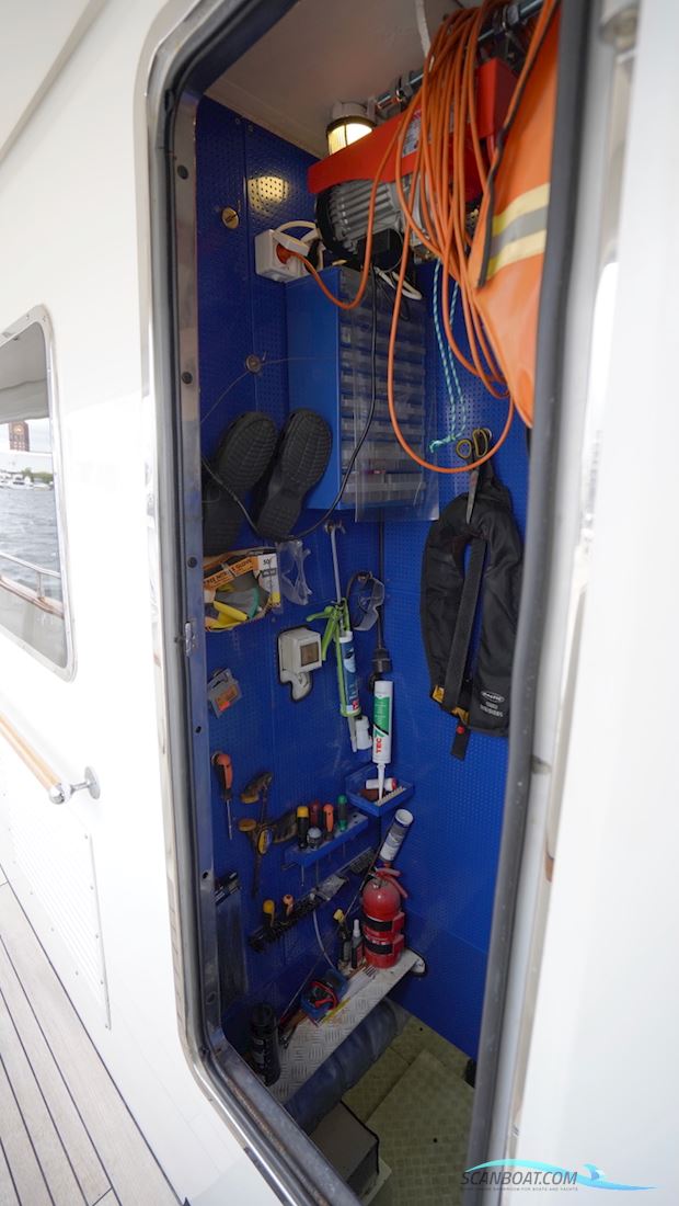 Benetti 79 Sail Division