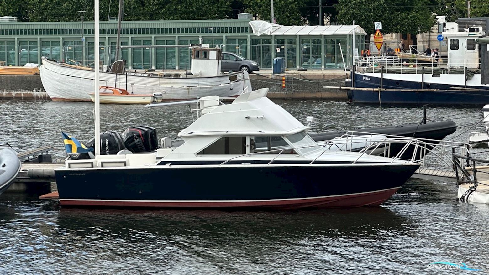Bertram 28 Flybridge Motorboten 1973, met Mercruiser motor, Sweden
