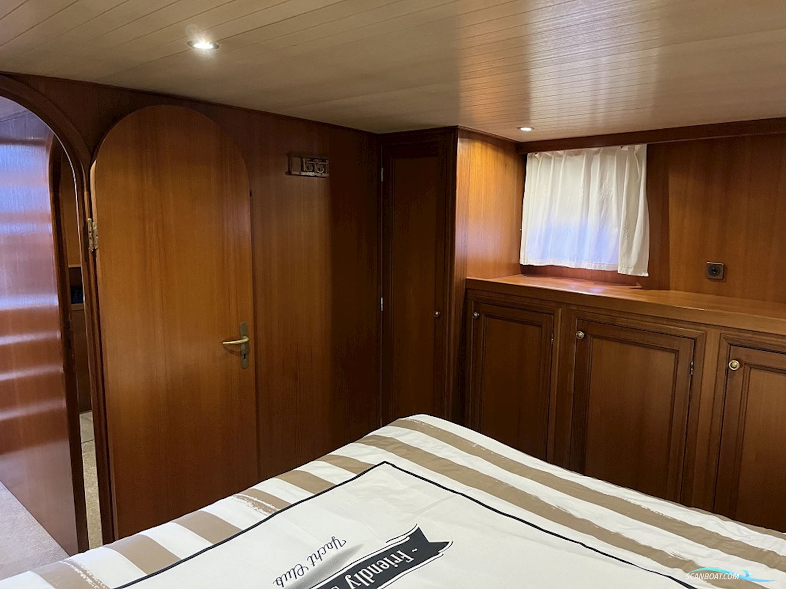 Blauwe Hand Trawler 1400