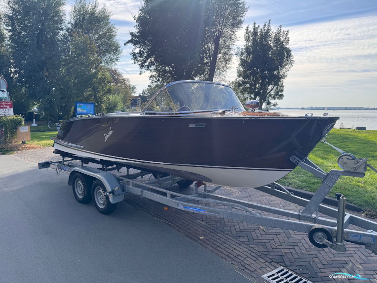 Boesch 580 Acapulco de Luxe Motorboten 1974, met Boesch Marine motor, The Netherlands