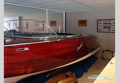 Boesch 580 Acapulco de Luxe Motorboten 1968, met Boesch Marine motor, The Netherlands