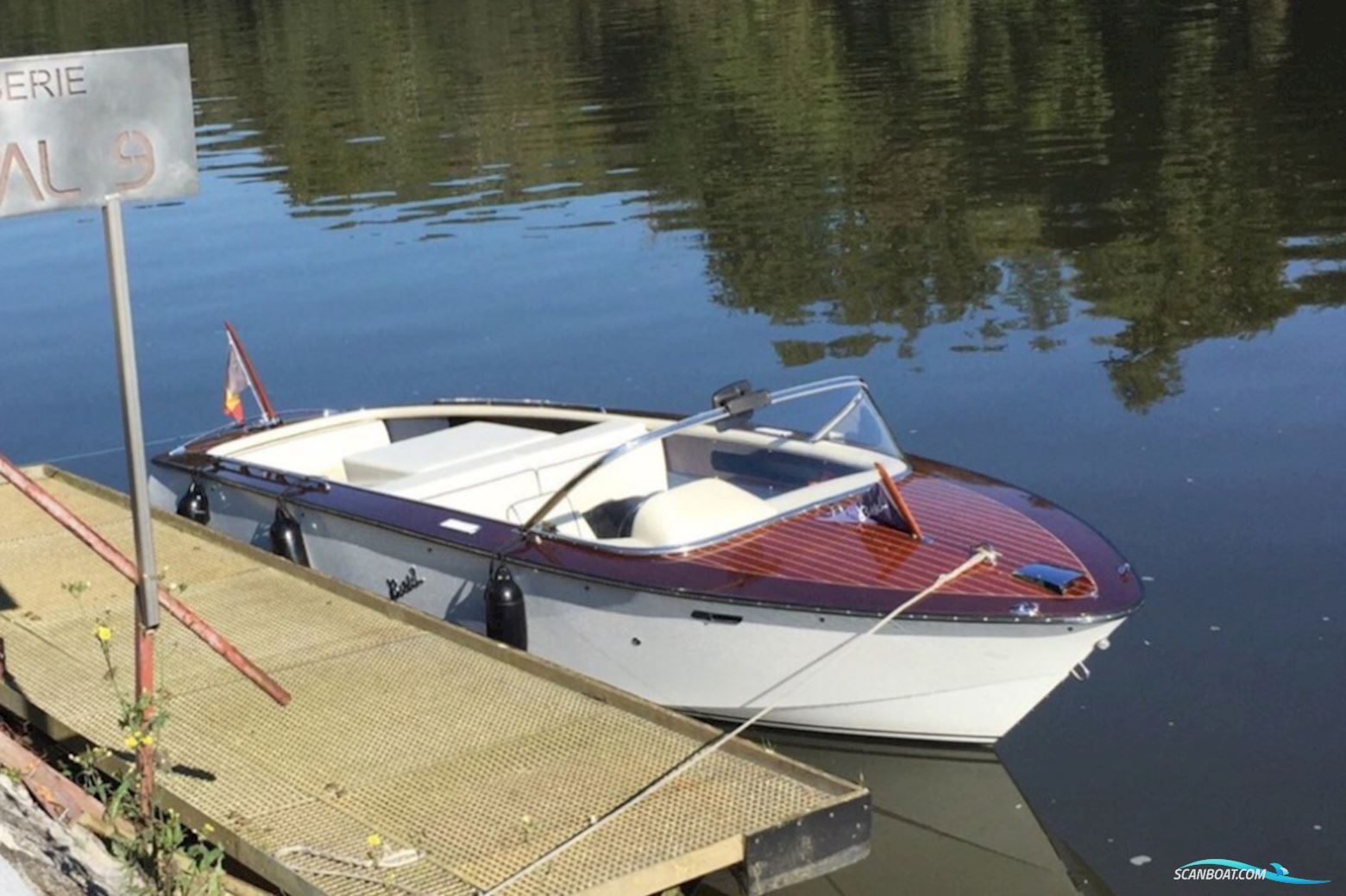 Boesch 590 Motorboten 1986, met Crusader motor, The Netherlands