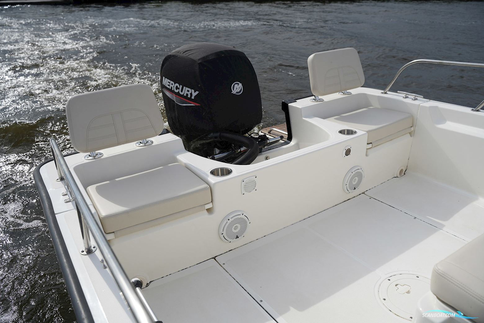 Boston Whaler 190 Montauk