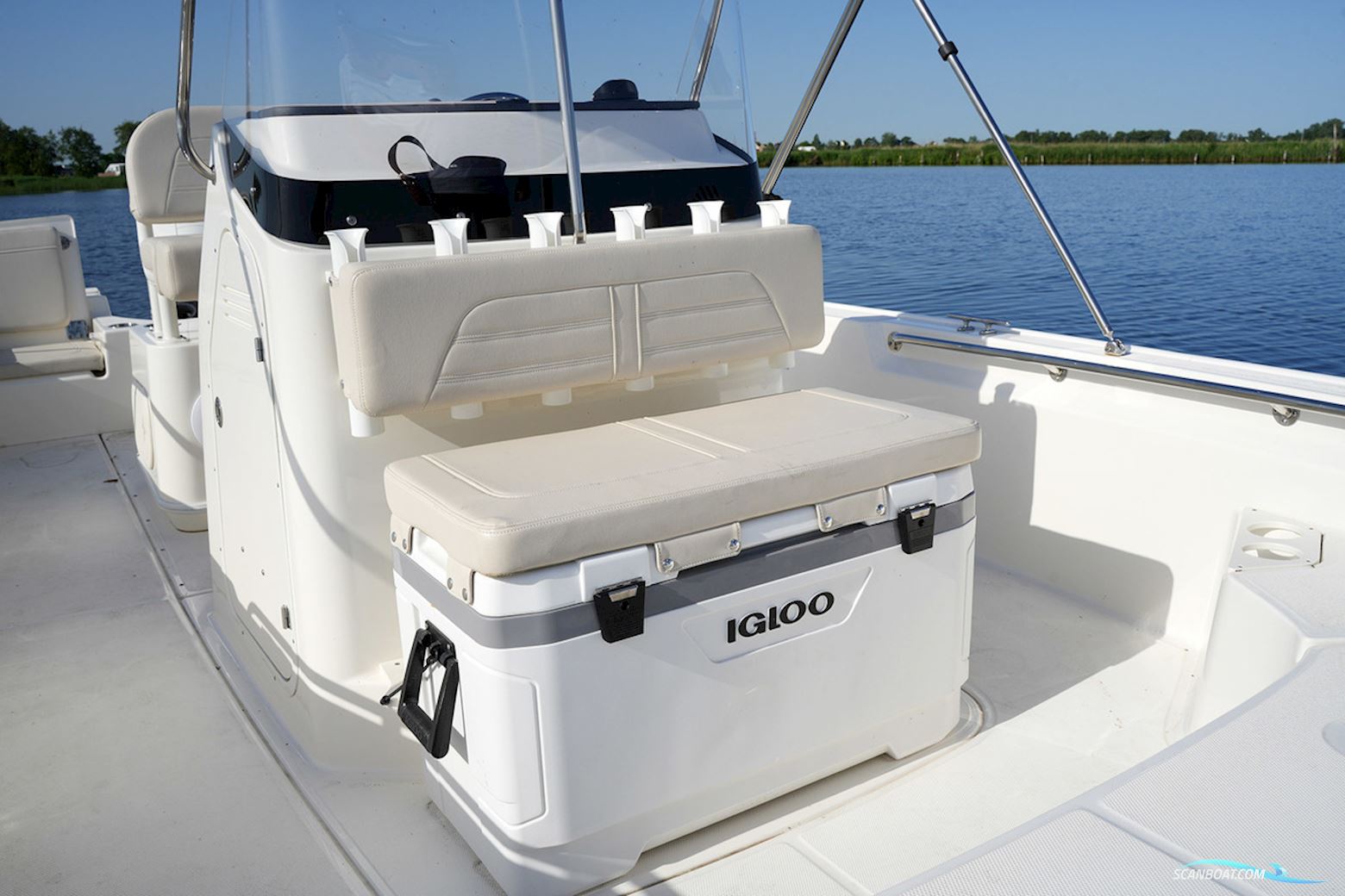 Boston Whaler 210 Montauk