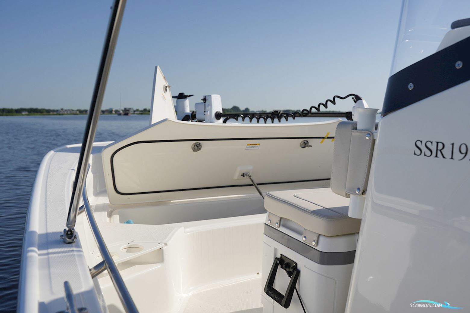 Boston Whaler 210 Montauk