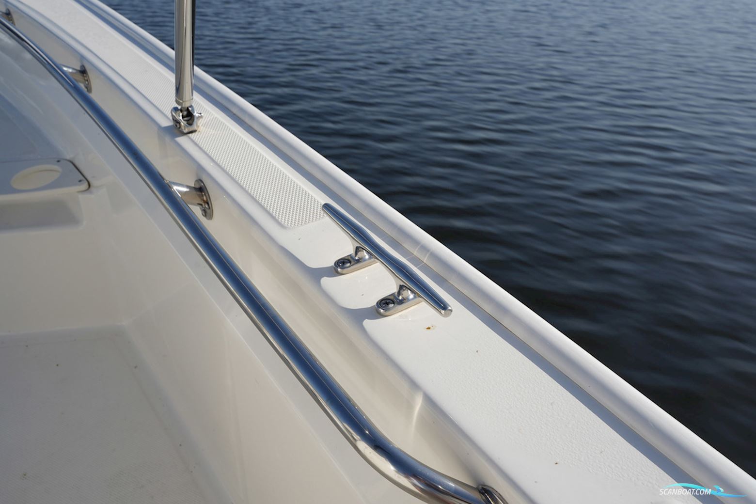 Boston Whaler 210 Montauk