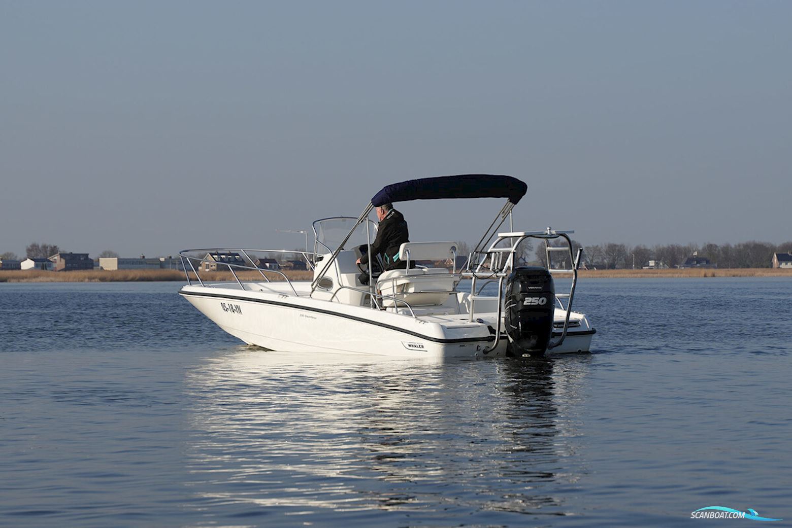 Boston Whaler 230 Dauntless