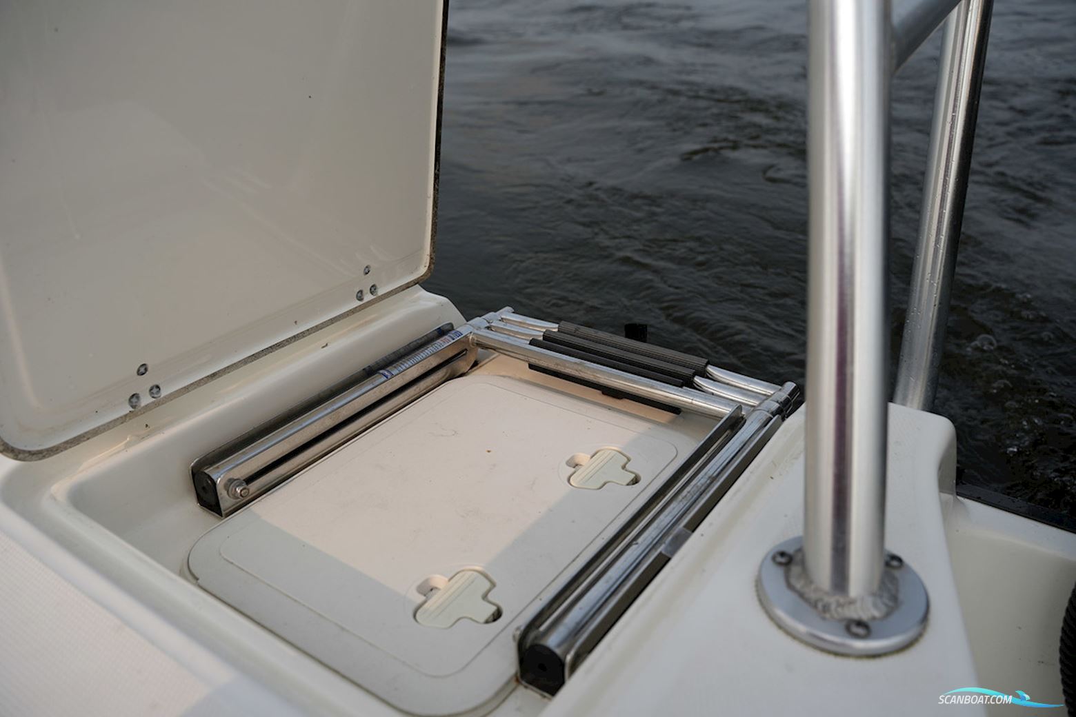 Boston Whaler 230 Dauntless