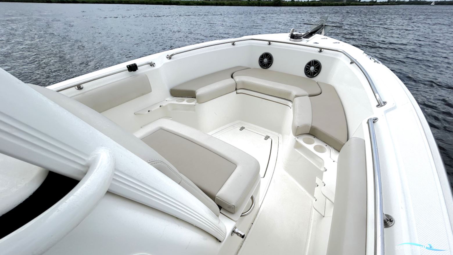 Boston Whaler 230 Outrage