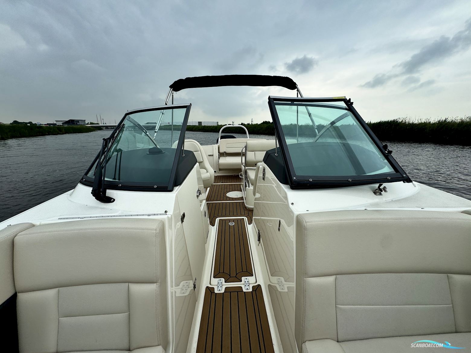 Boston Whaler 230 Vantage