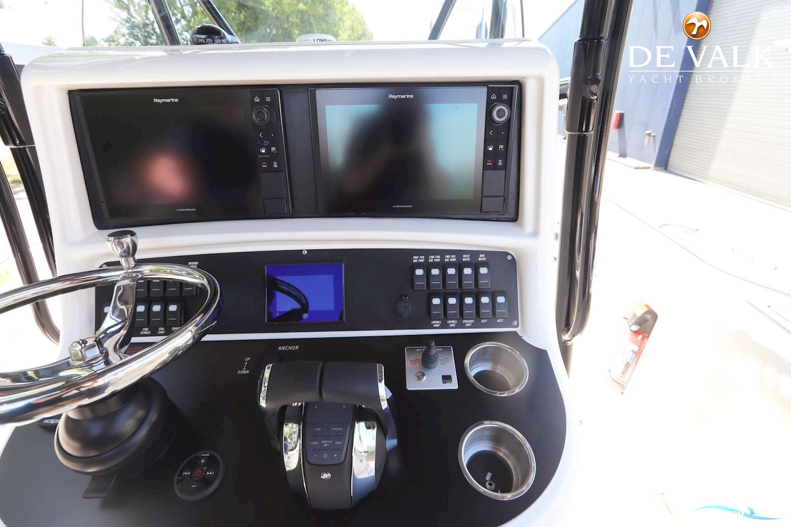 Boston Whaler 270 Outrage