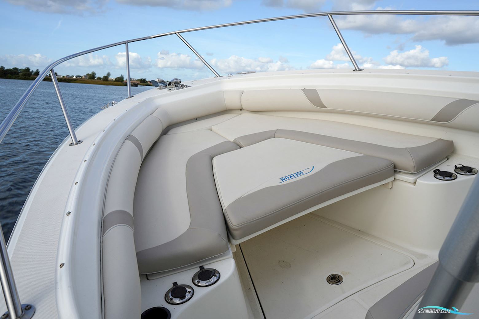 Boston Whaler 270 Outrage