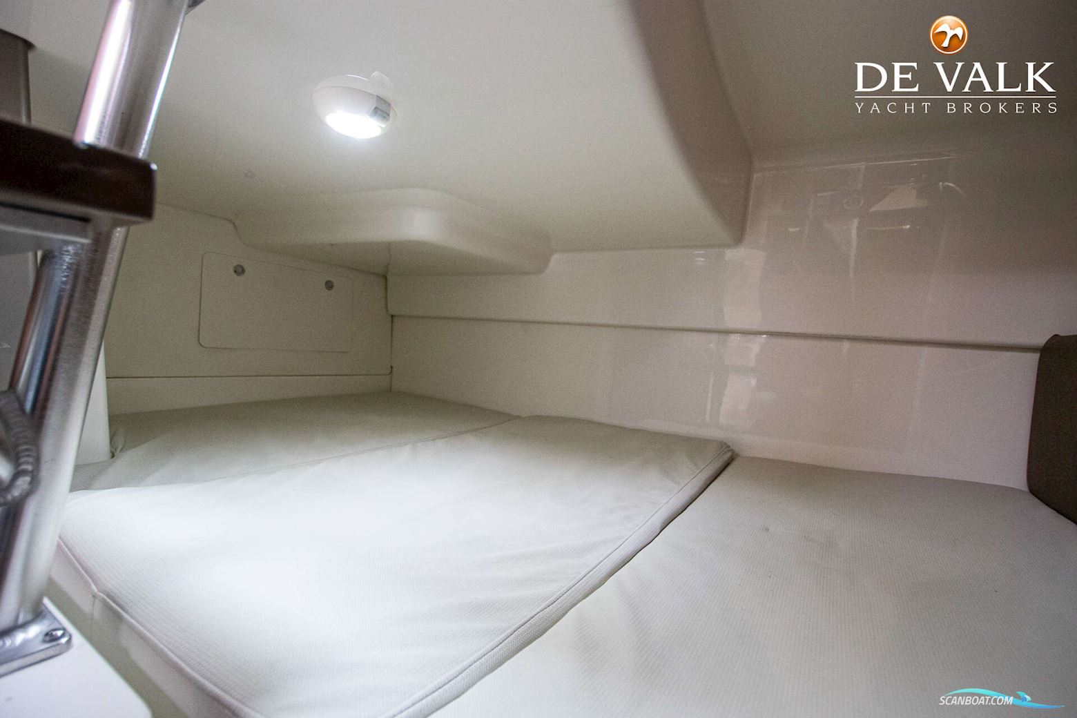 Boston Whaler 285 Conquest Pilothouse