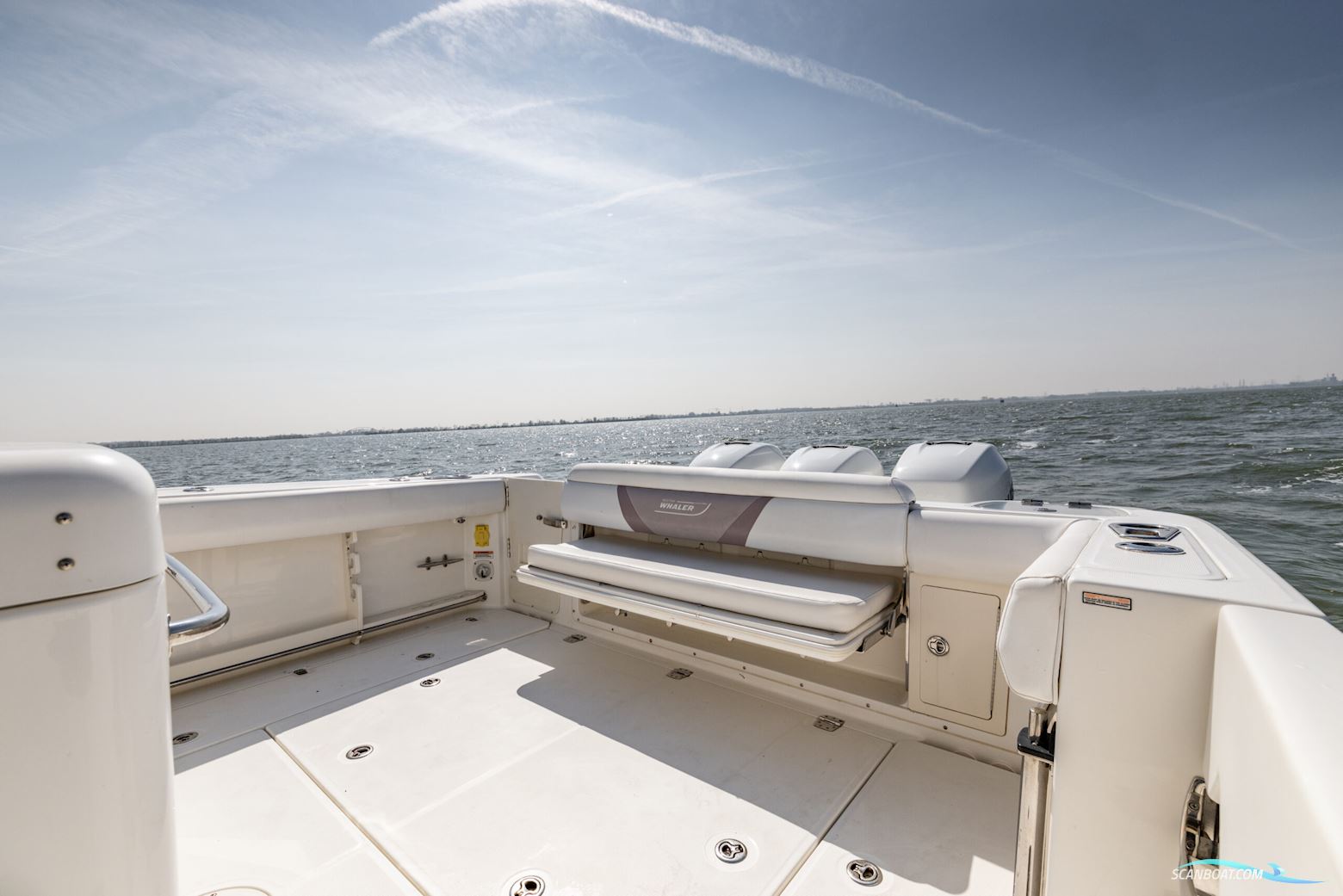 Boston Whaler 370 Outrage