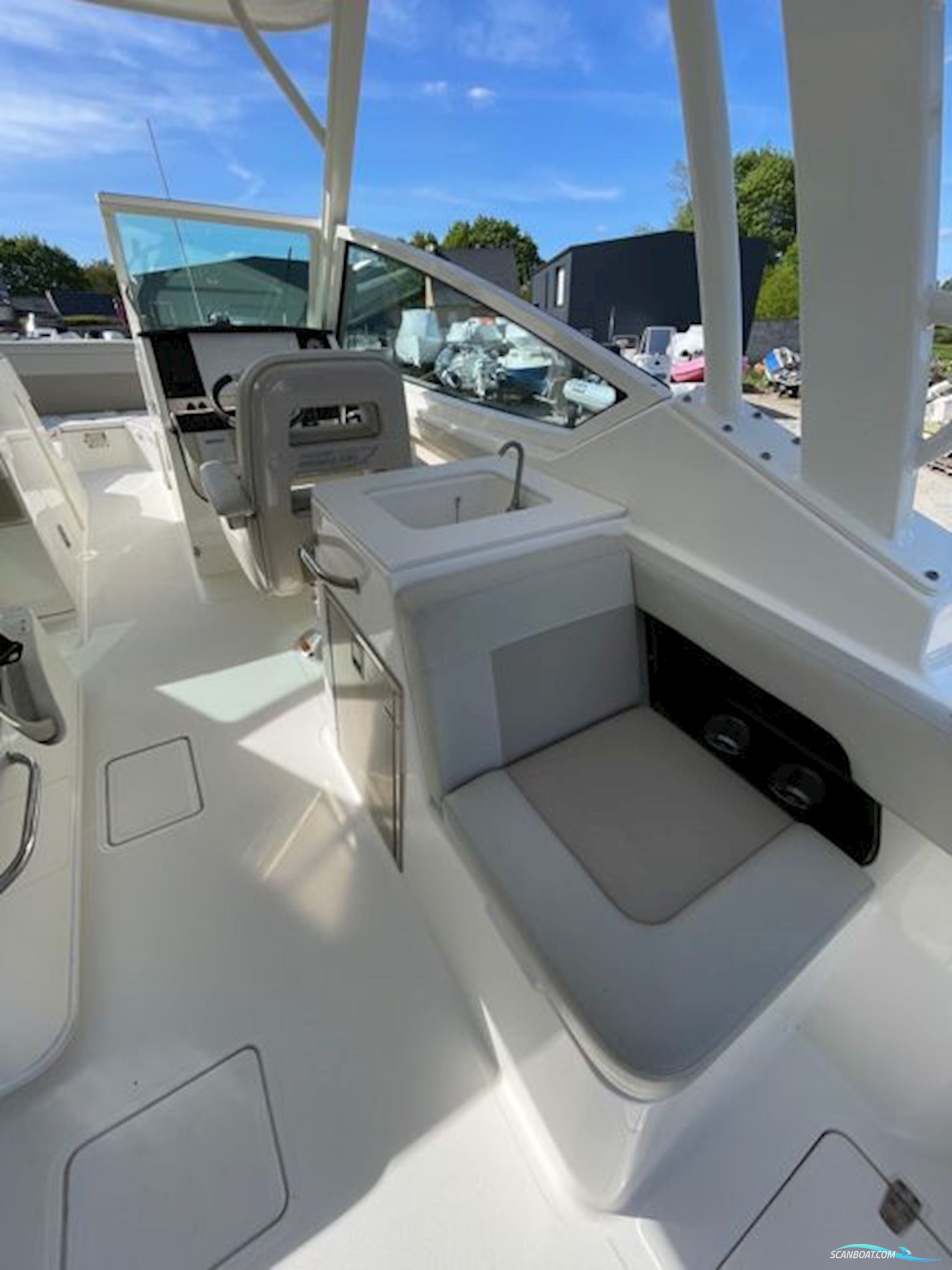 Boston Whaler Vantage 280