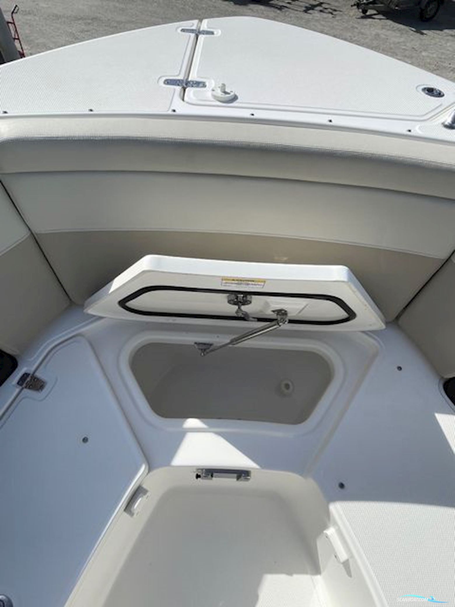 Boston Whaler Vantage 280