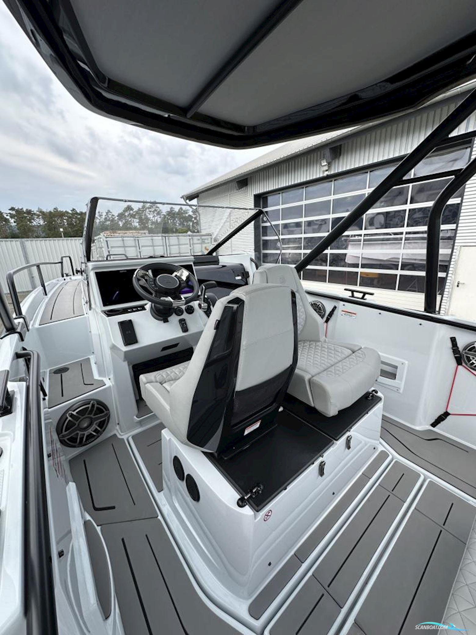 Brabus 300 Shadow - Multistorage