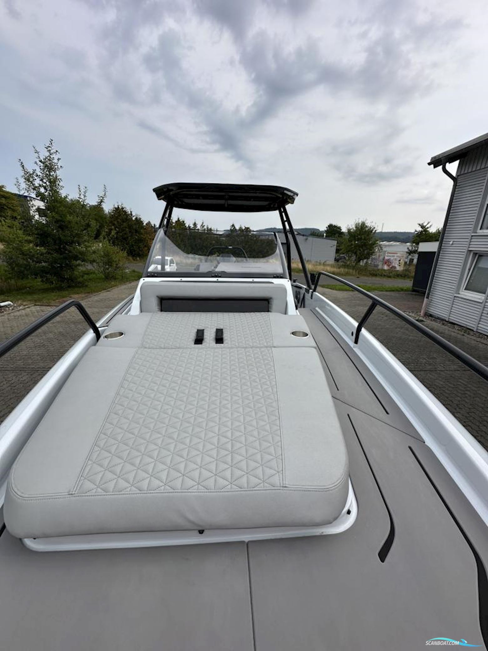 Brabus 300 Shadow - Multistorage