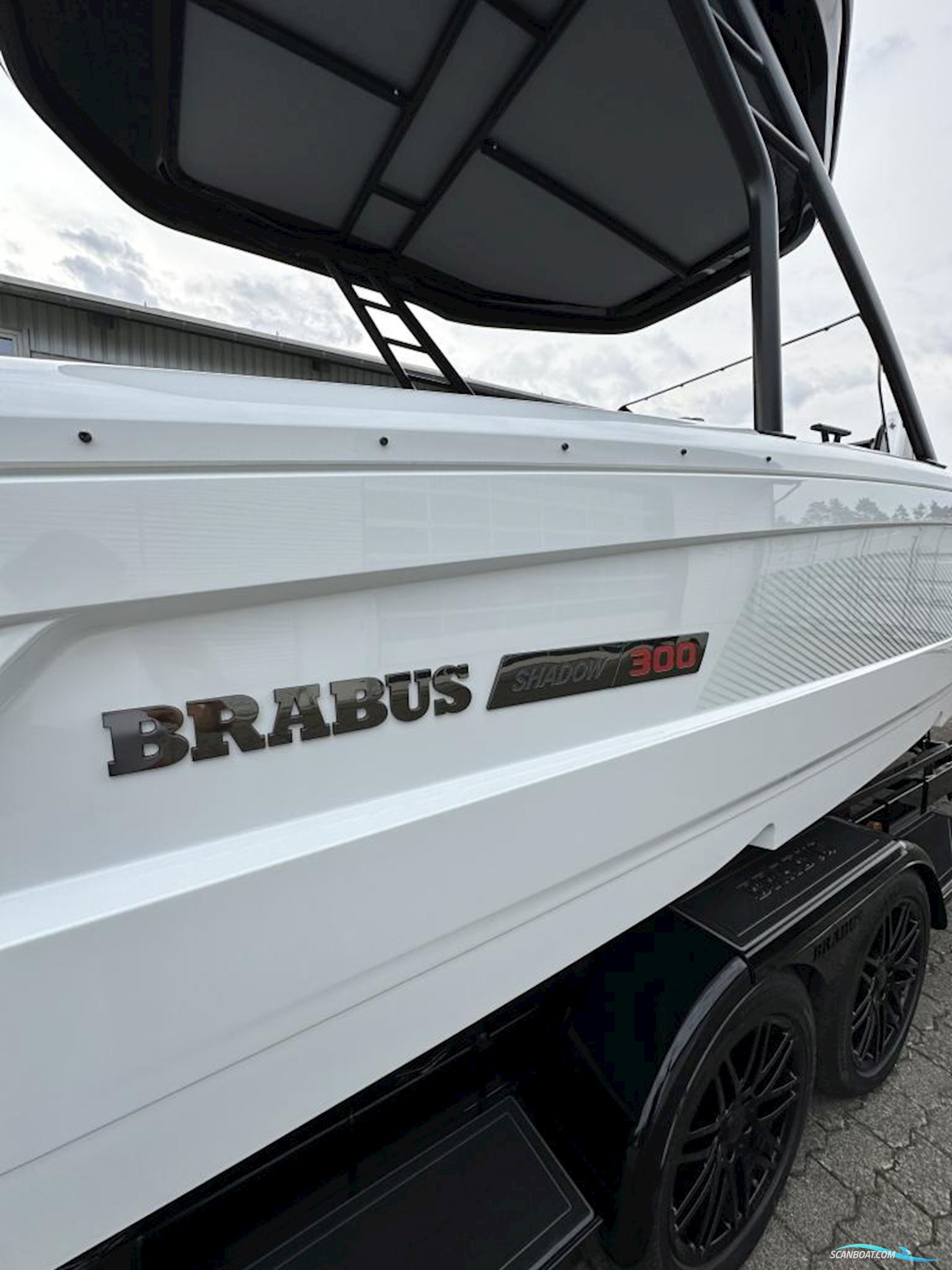 Brabus 300 Shadow - Multistorage