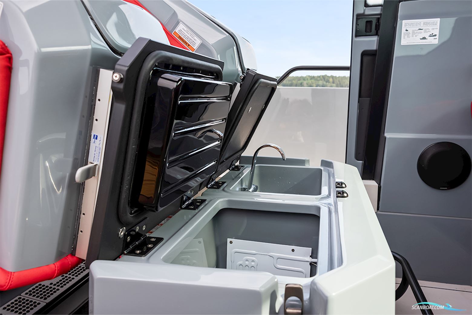 Brabus Axopar 28 Mkii Shadow 500 Cabin