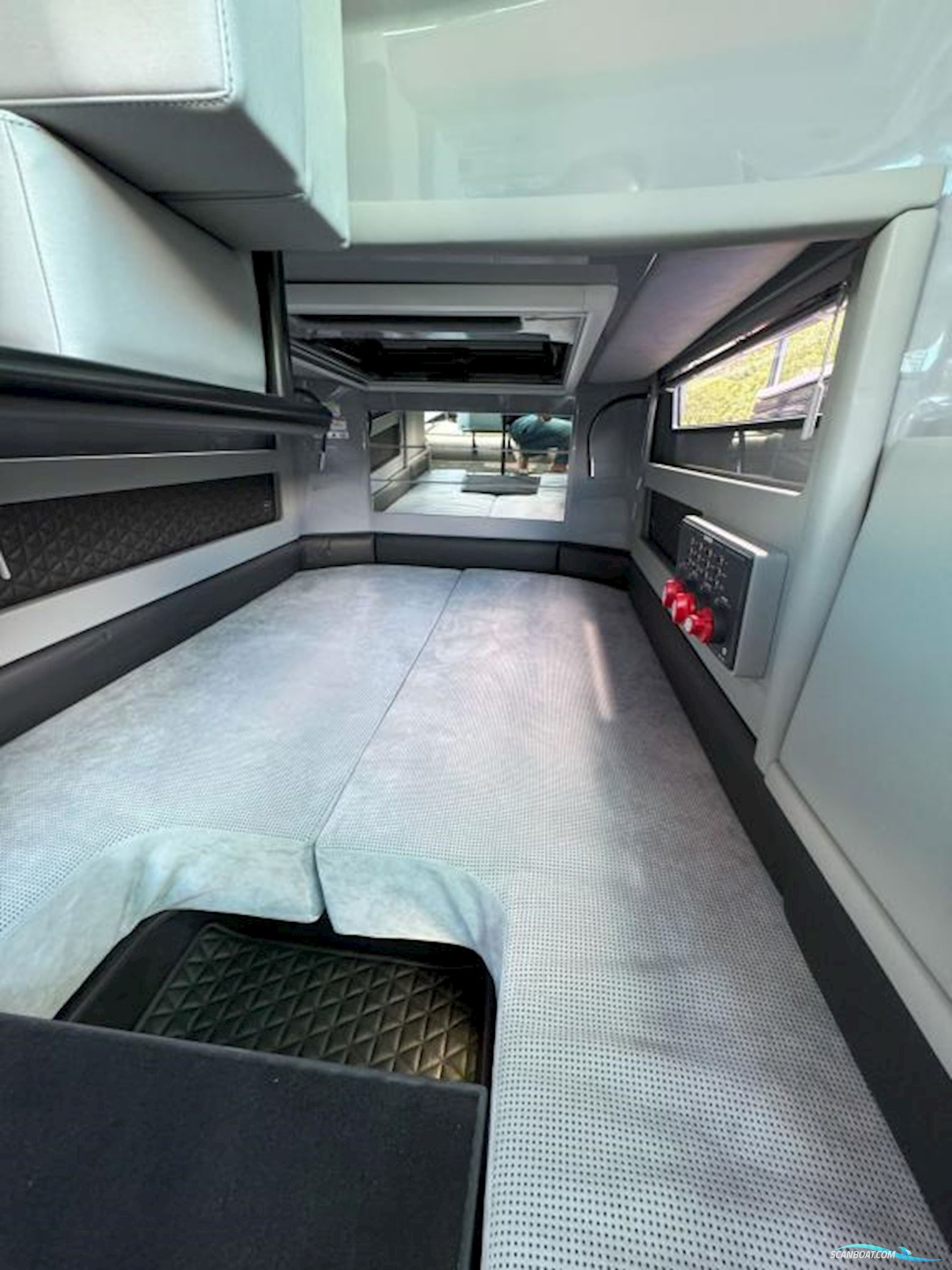 Brabus Shadow 500 Cabin
