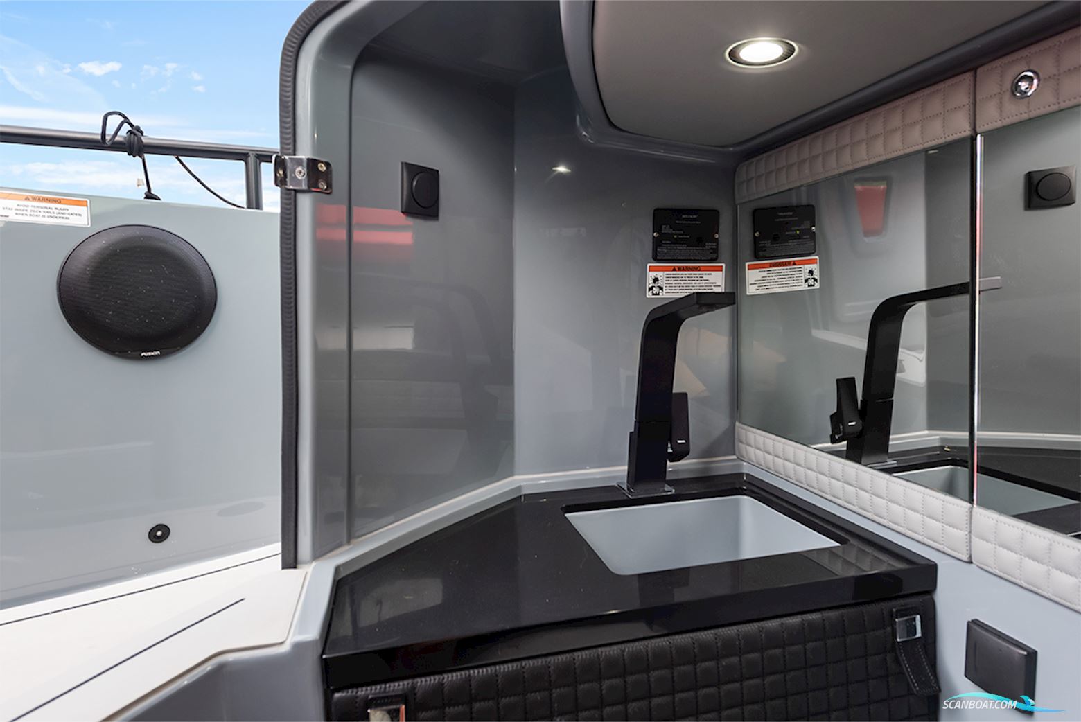 Brabus Shadow 500 Cabin