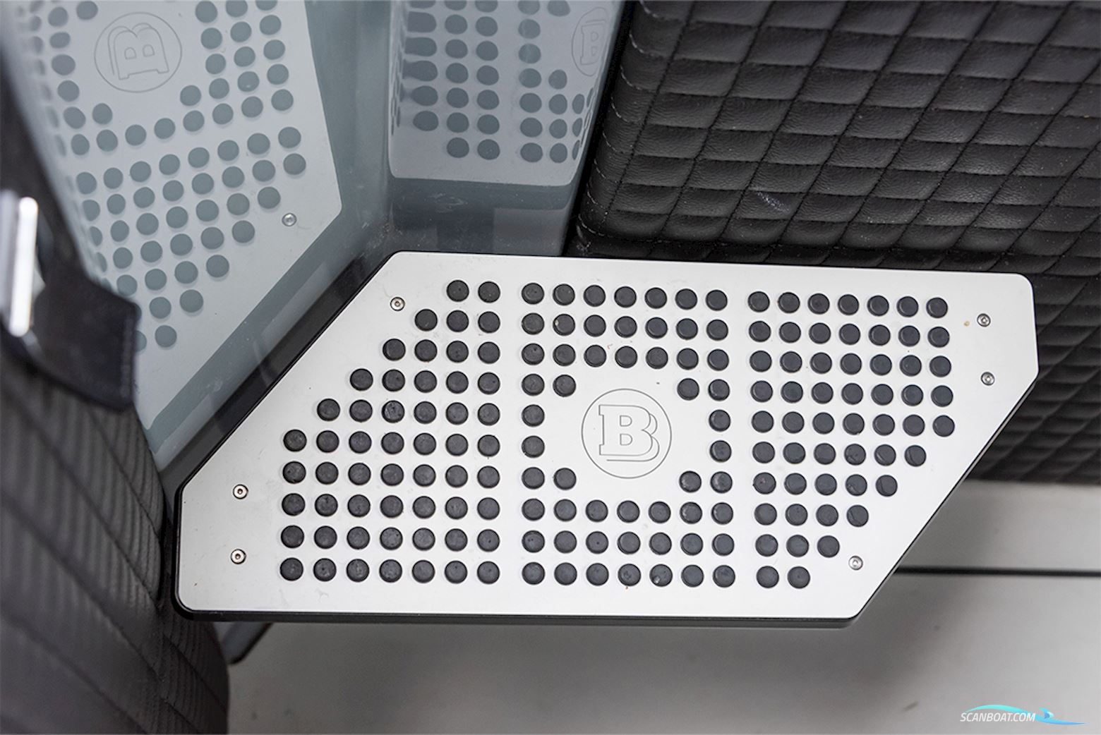 Brabus Shadow 500 Cabin