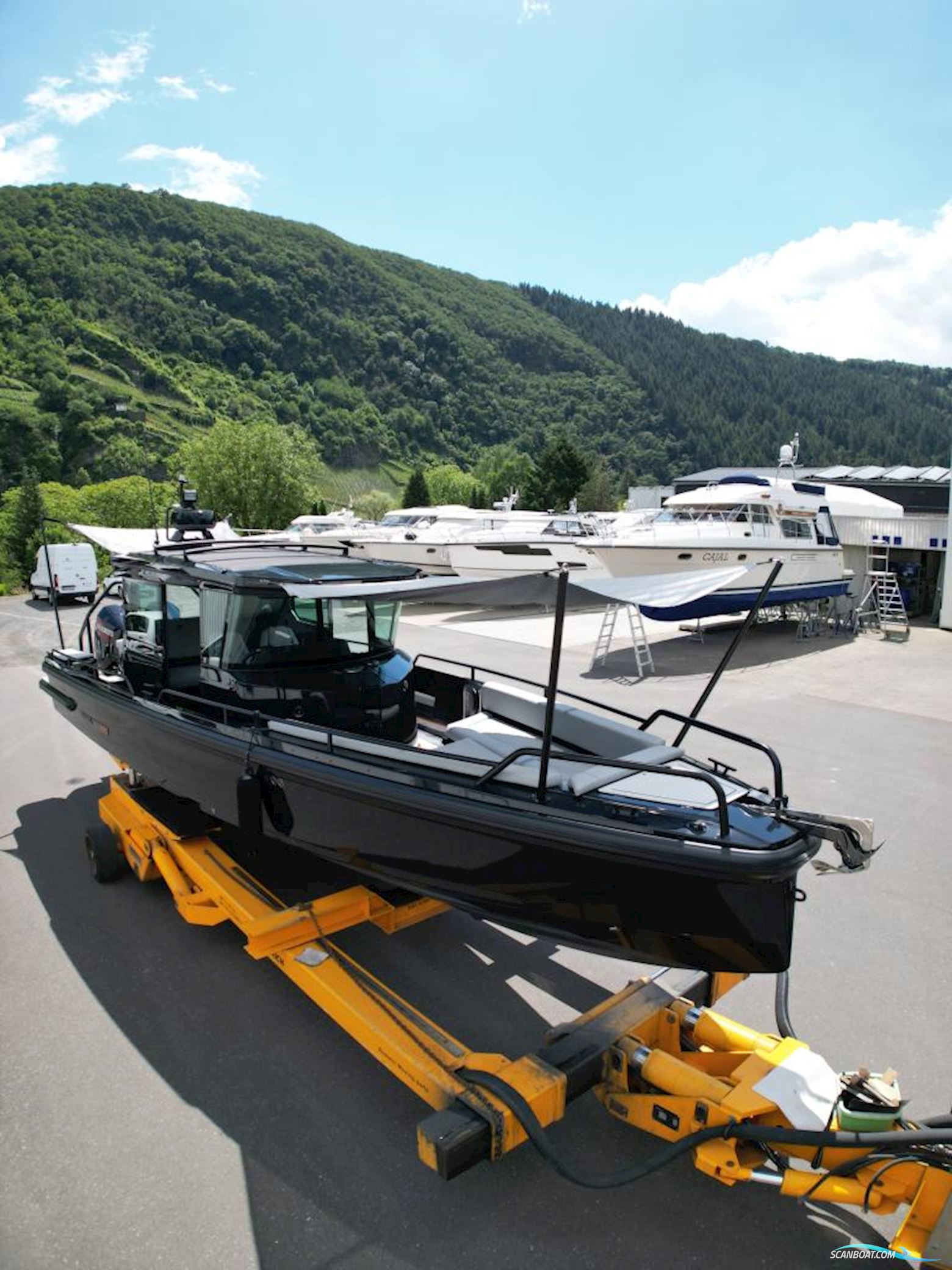 Brabus Shadow 500 Cabin